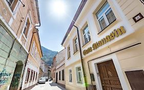 Casa Atanasiu lângă Biserica Neagră în Centrul Istoric